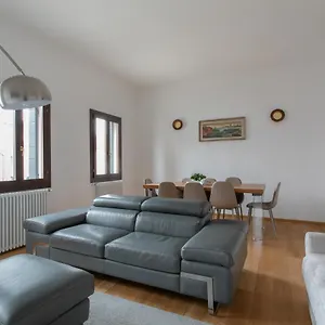 residenza-pomponi-deluxe.hotelinveneto.com/